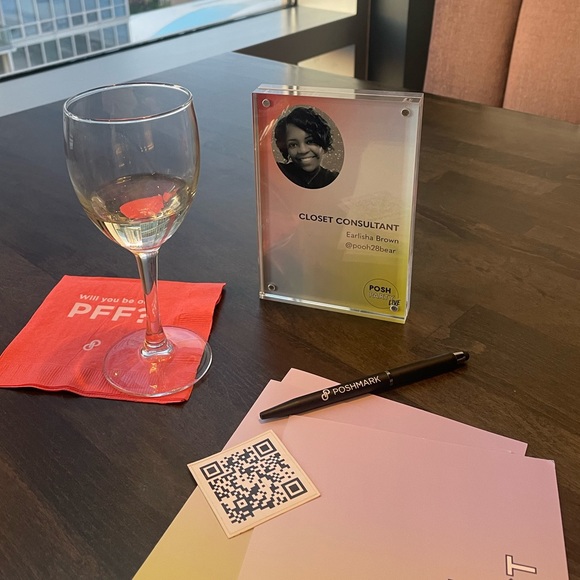 Meet your Posher, Earlisha - Picture 2 of 8